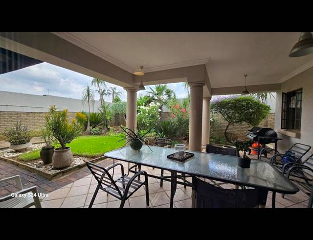 3 BEDROOM CLUSTER FOR SALE IN SUNWARD PARK